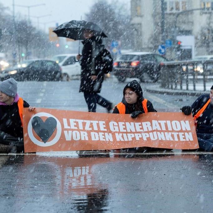 German climate activists pledge new wave of blockades